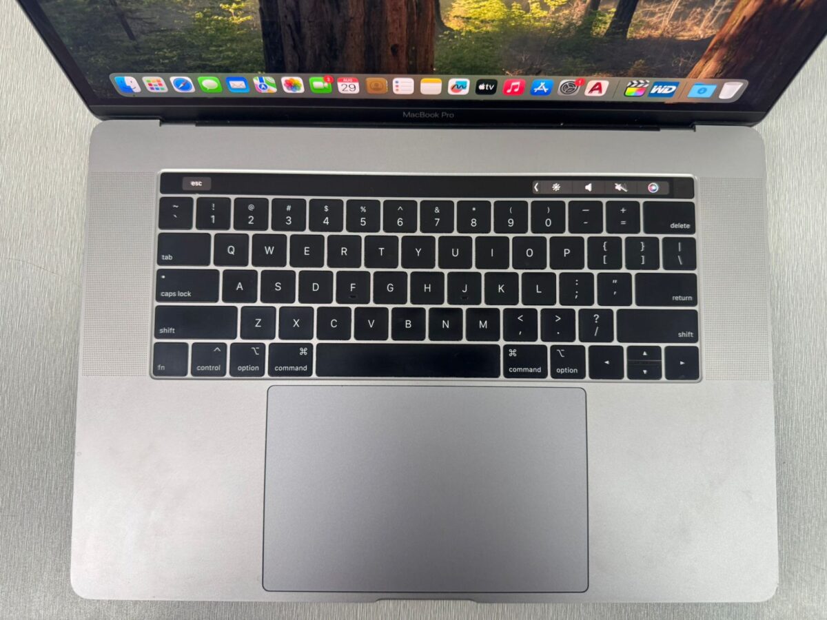 MacBook Pro 2019 (Used) - Image 2