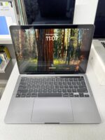 ⁦MacBook Pro 2018 -13inch Touch Bar (Used)⁩ - الصورة ⁦3⁩