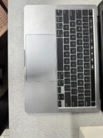⁦MacBook Pro 2018 -13inch Touch Bar (Used)⁩ - الصورة ⁦2⁩